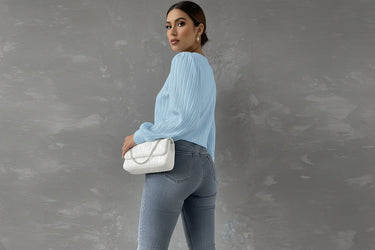 Camicetta plissettata a maniche lunghe da donna con chiusura a bottone sul retro 2