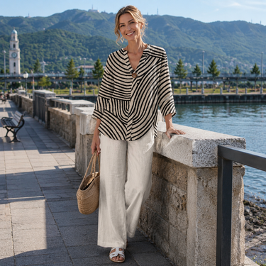 Completo Donna con Blusa a Righe e Pantaloni a Gamba Larga 2