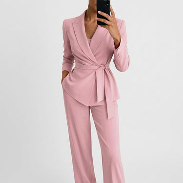 Completo coordinato da donna con blazer e pantaloni 4