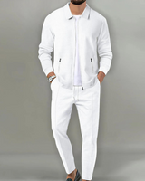 Completo coordinato da uomo con giacca con zip e pantaloni testurizzati 2