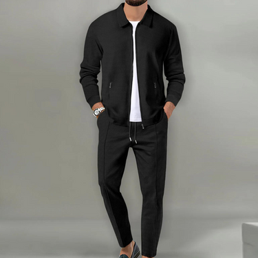 Completo coordinato da uomo con giacca con zip e pantaloni testurizzati 3