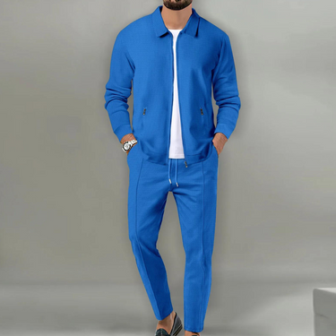 Completo coordinato da uomo con giacca con zip e pantaloni testurizzati 5