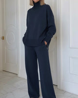 Completo in maglia a due pezzi con collo alto da donna 2