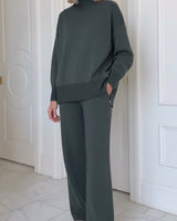 Completo in maglia a due pezzi con collo alto da donna 3