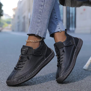 Sneakers basse stringate da donna con cinturino laterale 14