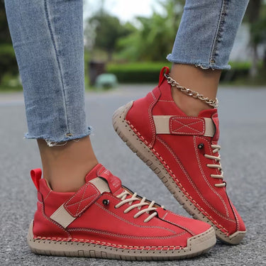 Sneakers basse stringate da donna con cinturino laterale 22