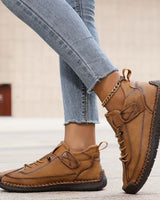 Sneakers basse stringate da donna con cinturino laterale 24