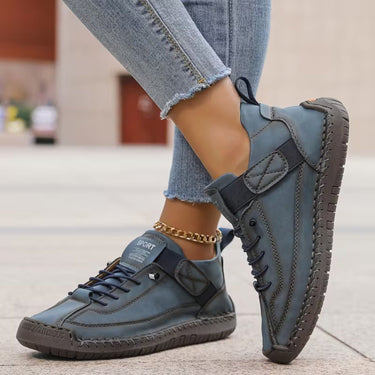 Sneakers basse stringate da donna con cinturino laterale 25