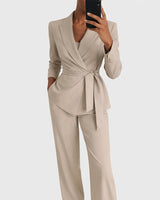 Completo coordinato da donna con blazer e pantaloni 2