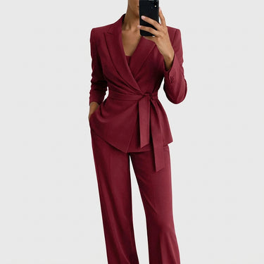 Completo coordinato da donna con blazer e pantaloni 5