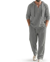 Completo coordinato da uomo con felpa con cappuccio e pantaloni 2