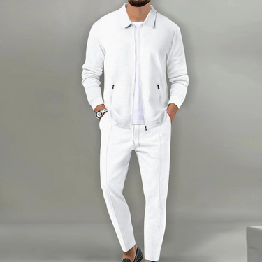Completo coordinato da uomo con giacca con zip e pantaloni testurizzati 2