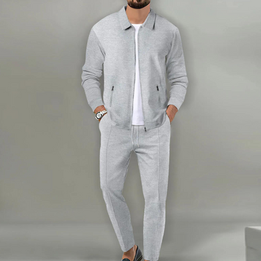 Completo coordinato da uomo con giacca con zip e pantaloni testurizzati 4
