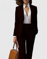 Completo da donna con blazer e pantaloni a gamba dritta 7