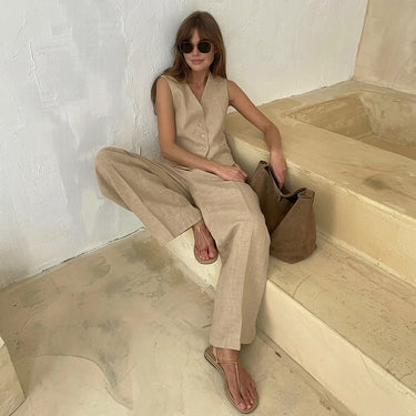 Completo da donna con gilet con bottoni e pantaloni a gamba larga 4
