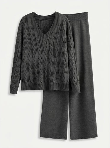 Completo da donna con maglione a trecce con scollo a V e pantaloni a gamba larga 2
