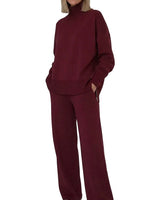 Completo in maglia a due pezzi con collo alto da donna 1
