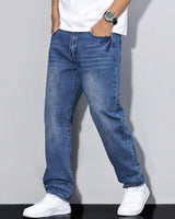 Jeans in denim vestibilità rilassata da uomo 10
