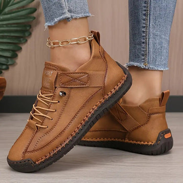 Sneakers basse stringate da donna con cinturino laterale 15