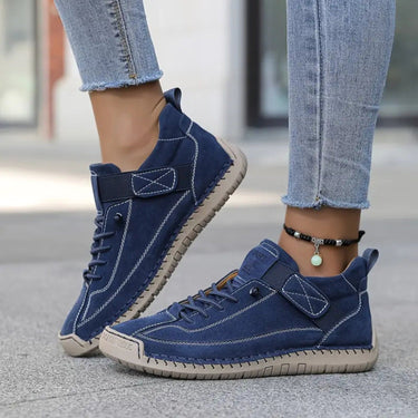 Sneakers basse stringate da donna con cinturino laterale 17