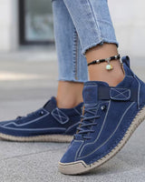Sneakers basse stringate da donna con cinturino laterale 23