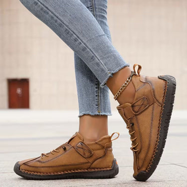 Sneakers basse stringate da donna con cinturino laterale 24