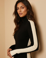Top a maniche lunghe a coste con collo alto da donna 2